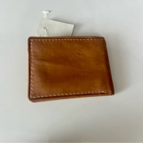 New with Tags Pierre Cardin Tan/Camel Leather Passcase Billfold Wallet - Picture 3 of 5